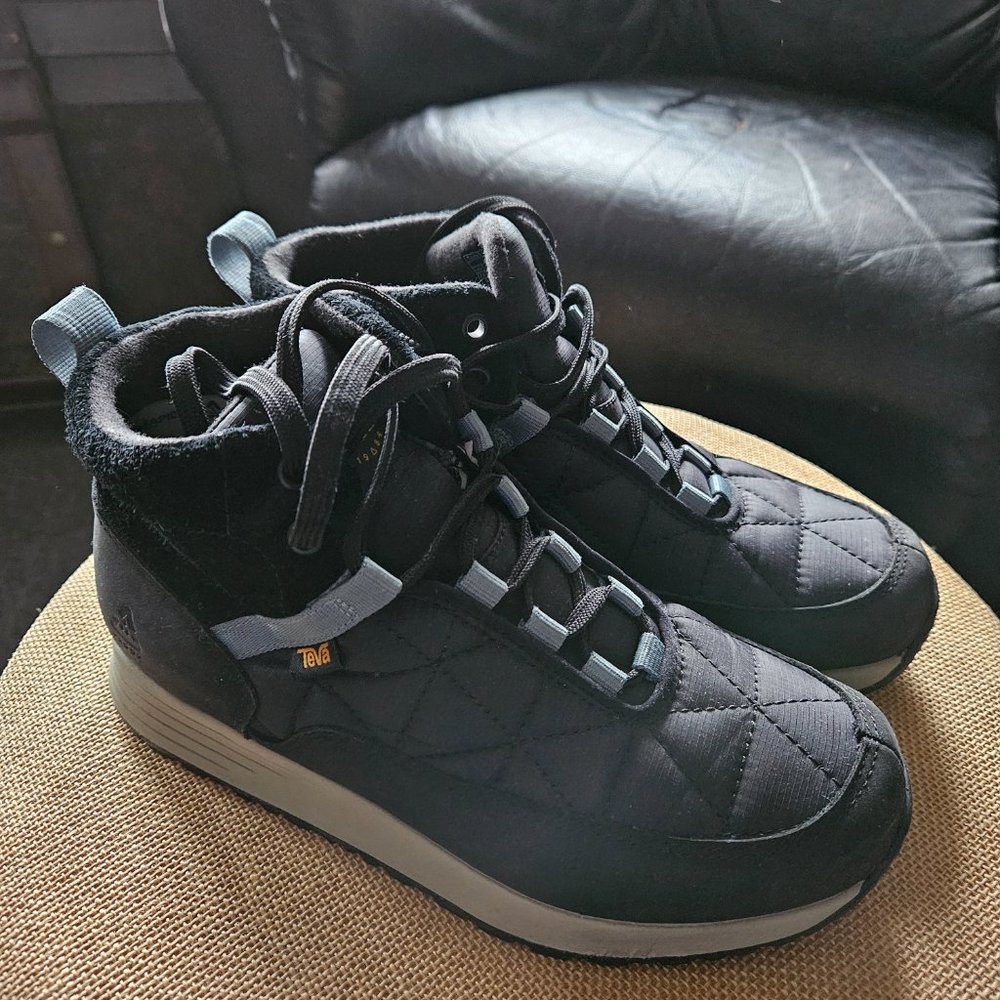 Teva's EMBER COMMUTE Women's Short Waterproof Boot